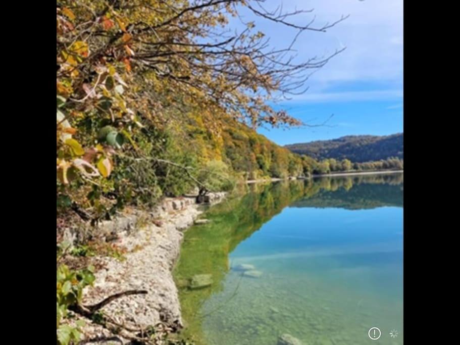 Au coeur des vignes à proximité des lacs et cascades ambiance cosy poêle à granulés Passenans Extérieur photo