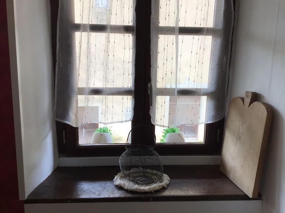 Au coeur des vignes à proximité des lacs et cascades ambiance cosy poêle à granulés Passenans Extérieur photo